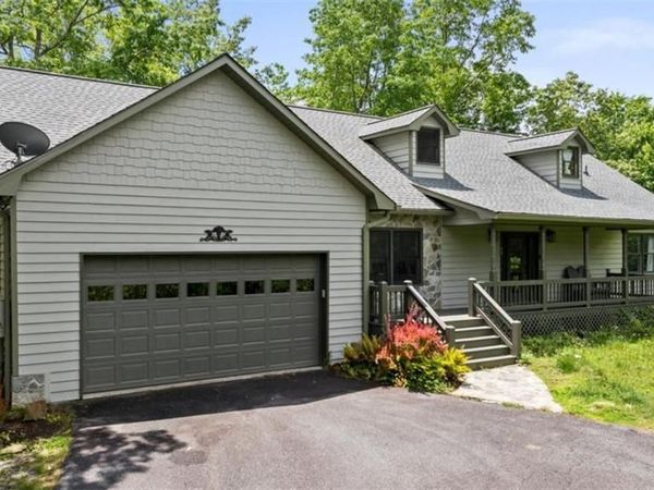 25 Walhala Trail , Blue Ridge, GA 30513