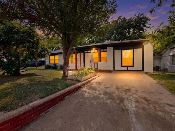 1918 Proctor Drive , Grand Prairie, TX 75051