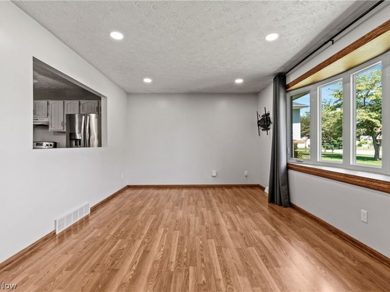 7728 Brunswick Circle NW, Massillon, OH 44646 Photo 4