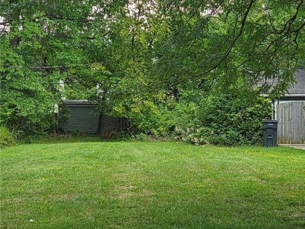 907 Nela View Road, Cleveland Heights, OH 44112