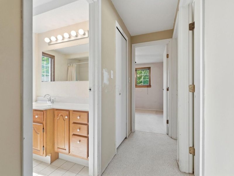 4943 Warminster Drive, Columbus, OH 43232 Photo 14