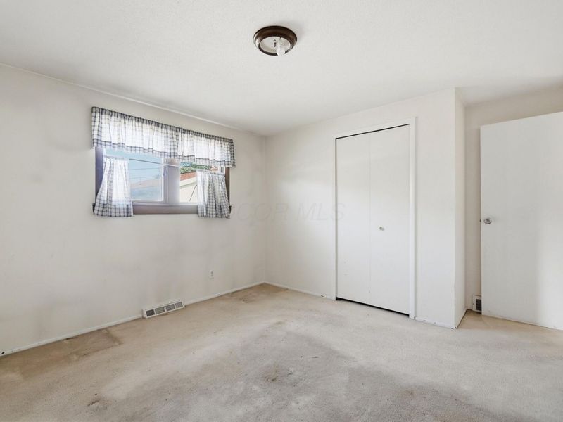 4943 Warminster Drive, Columbus, OH 43232 Photo 15