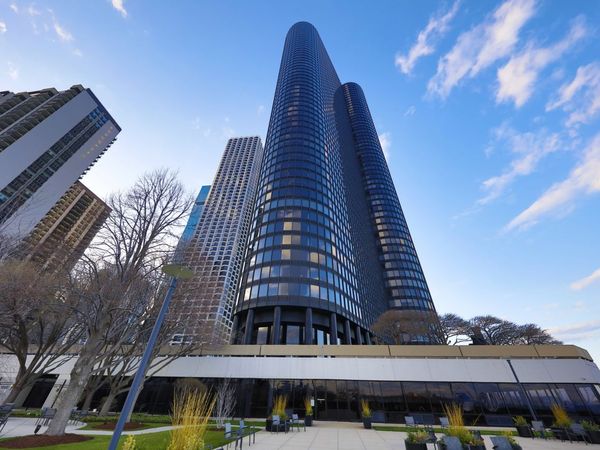 155 N Harbor Drive, Unit 1806, Chicago, IL 60601