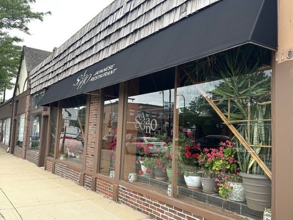 100 W Main Street , Barrington, IL 60010