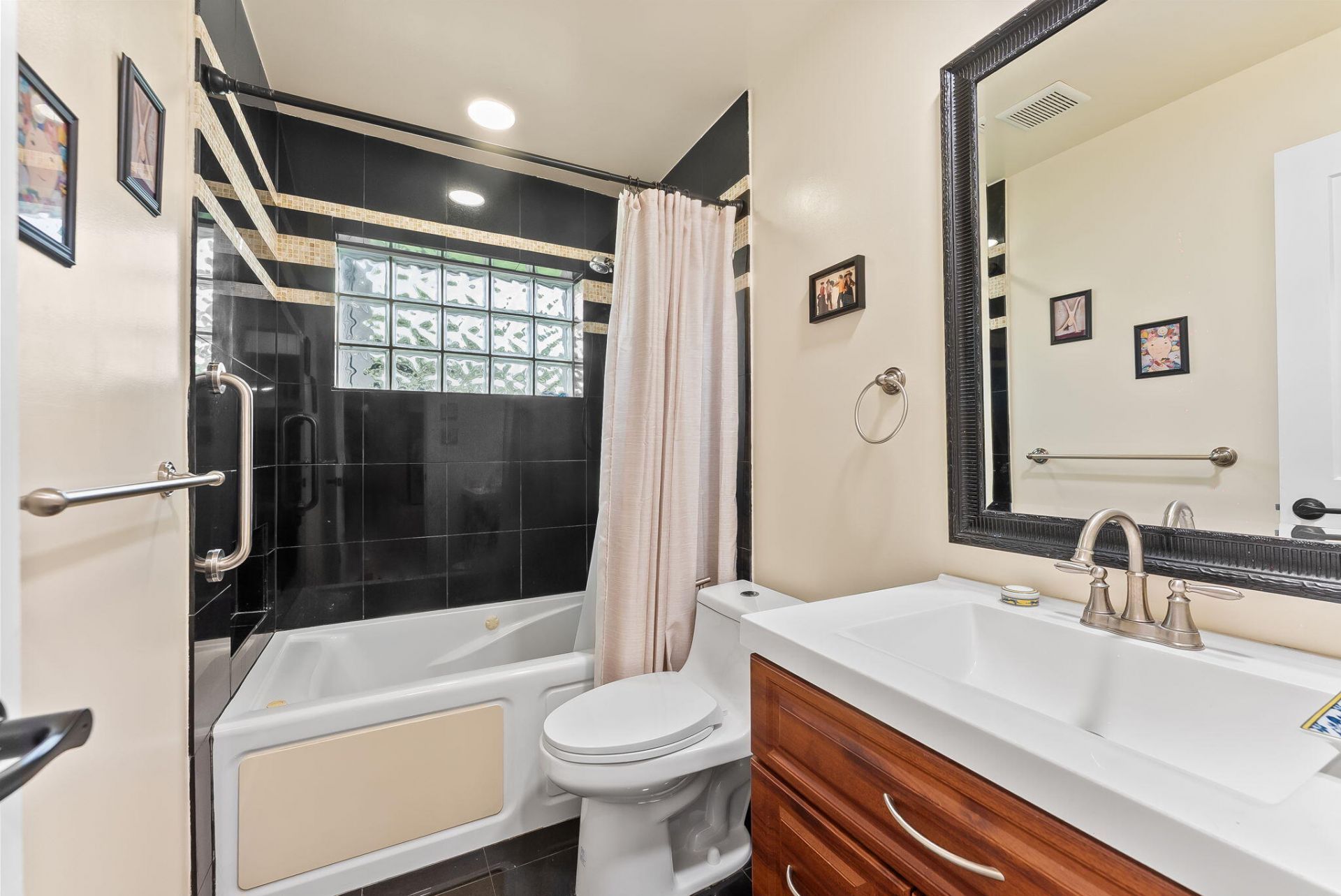 7100 NW 92nd Avenue, Tamarac, FL 33321 Photo