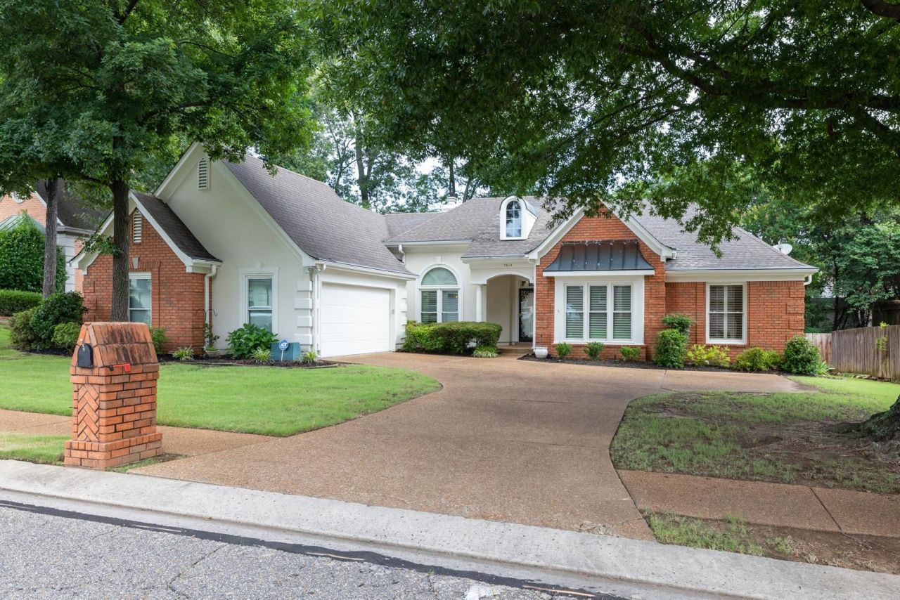 7614 Fairway Forest Dr N, Memphis, TN 38016 Main Photo