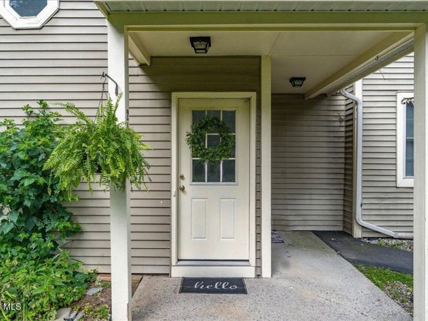 218 Monmouth Way, Clifton Park, NY 12065