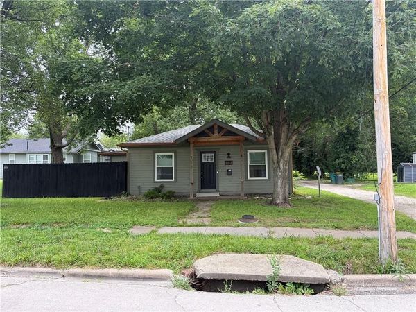 807 4th Street, Osawatomie, KS 66064