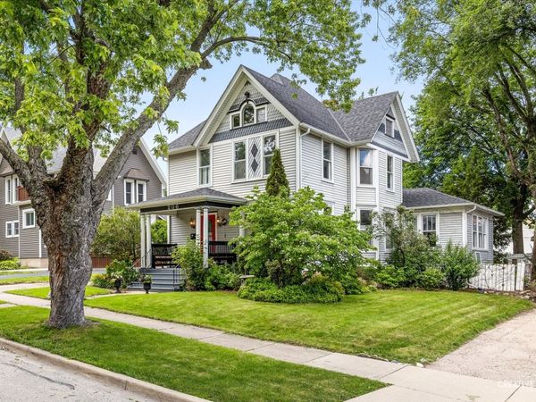 206 Oregon Avenue , West Dundee, IL 60118