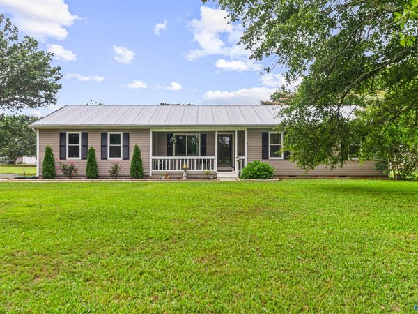 11 Ellis Private Drive, Hartselle, AL 35640