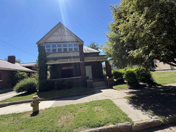 147 division Street, Elkhart, IN 46516