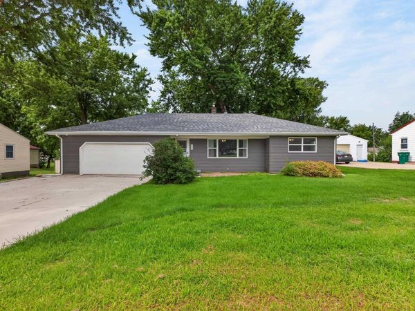 308 Gilbertville Road, Elk Run Heights, IA 50707