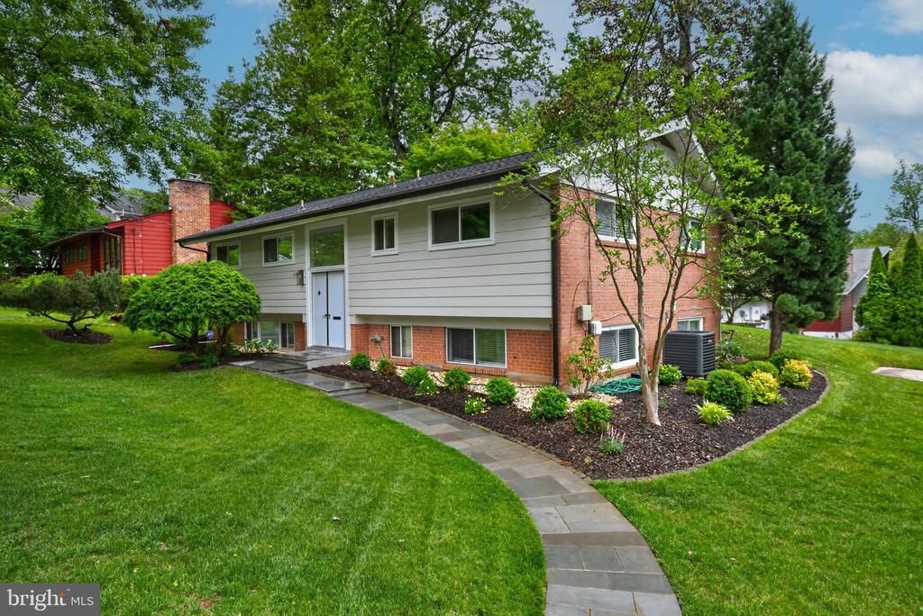 6501 BANNOCKBURN DRIVE, BETHESDA, MD 20817