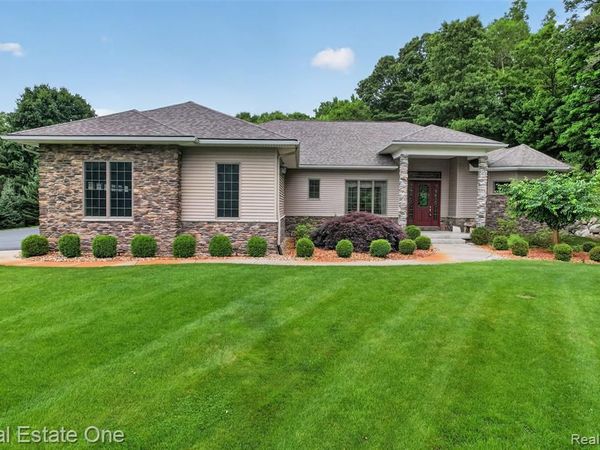 1161 Oakwood Road, Brandon Twp, MI 48462