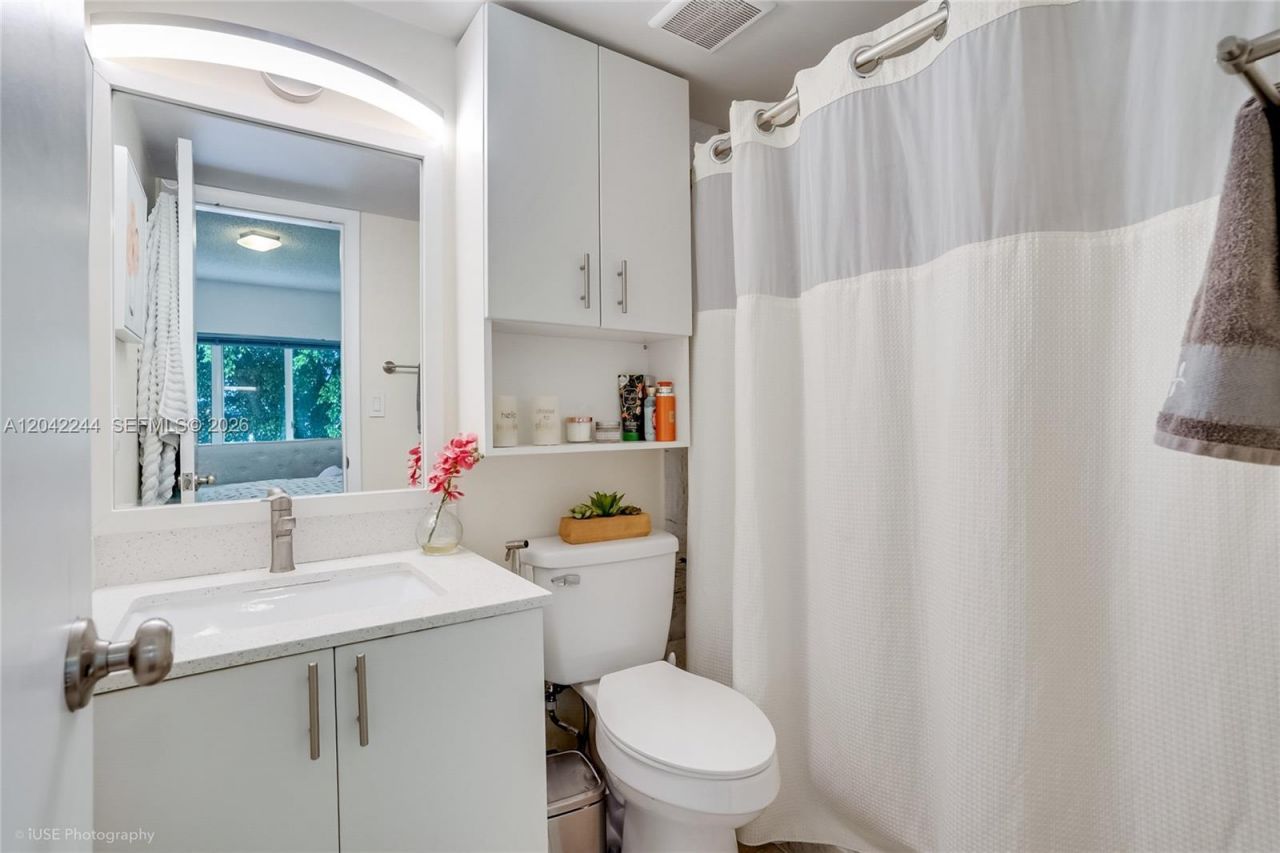 221 Riviera Cir , Weston, FL 33326 Photo