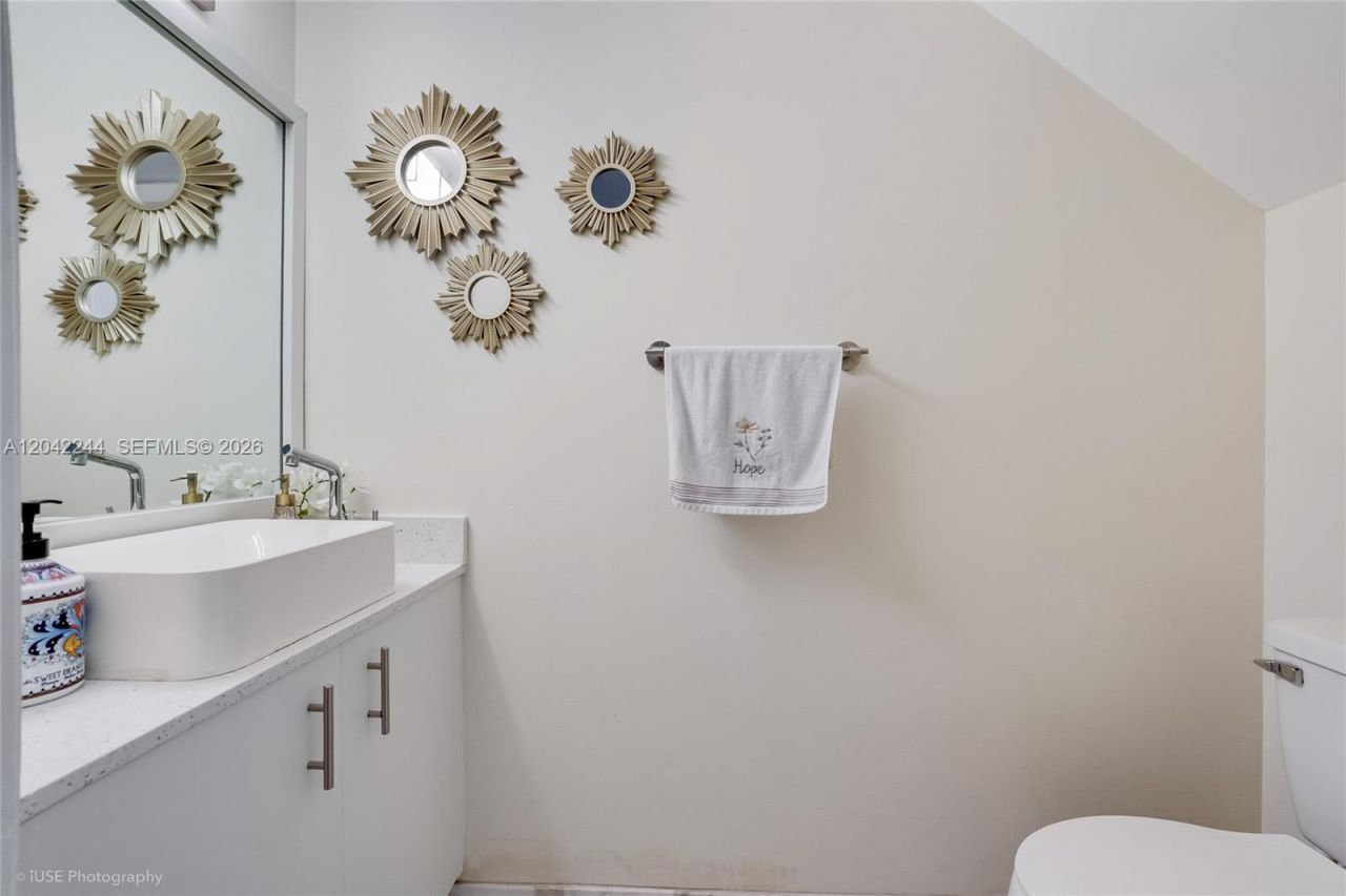 221 Riviera Cir , Weston, FL 33326 Photo