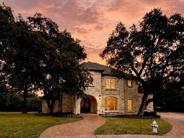 1012 Brae Court , Fort Worth, TX 76111