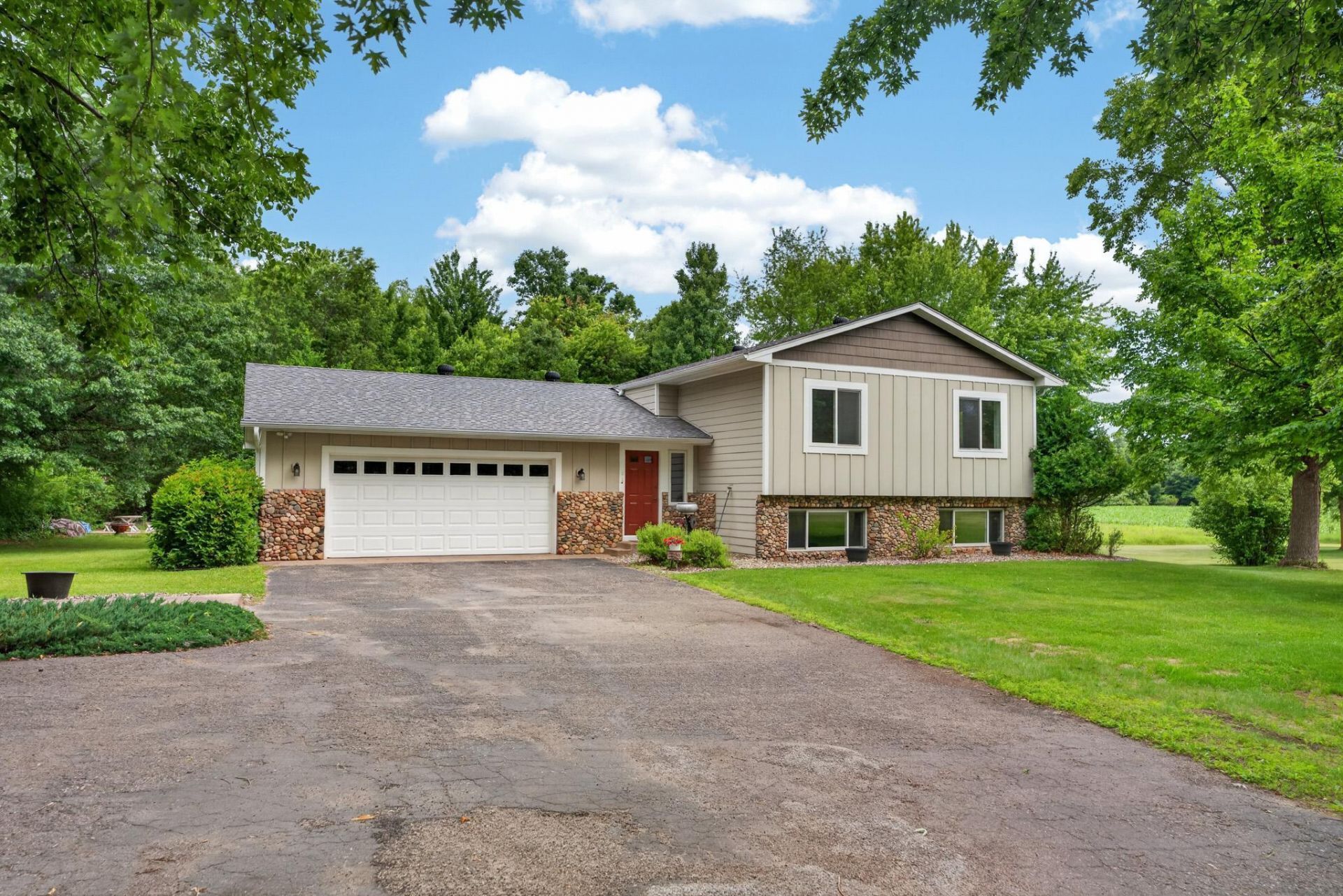 7701 Viking Boulevard NE, Wyoming, MN 55092