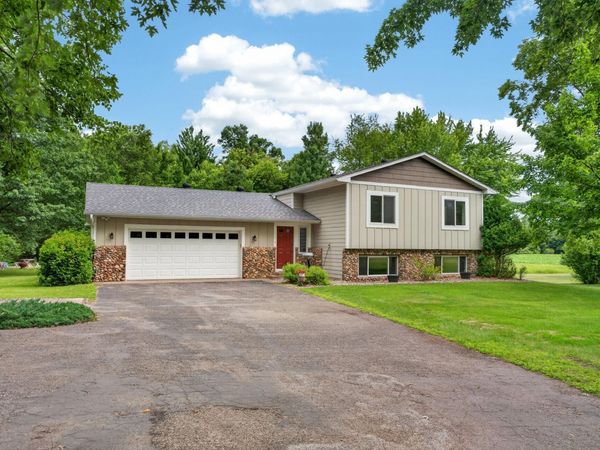 7701 Viking Boulevard NE, Wyoming, MN 55092