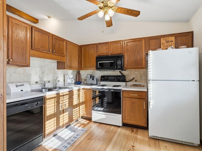 377 Lighthouse, Marblehead, OH 43440 Photo 6