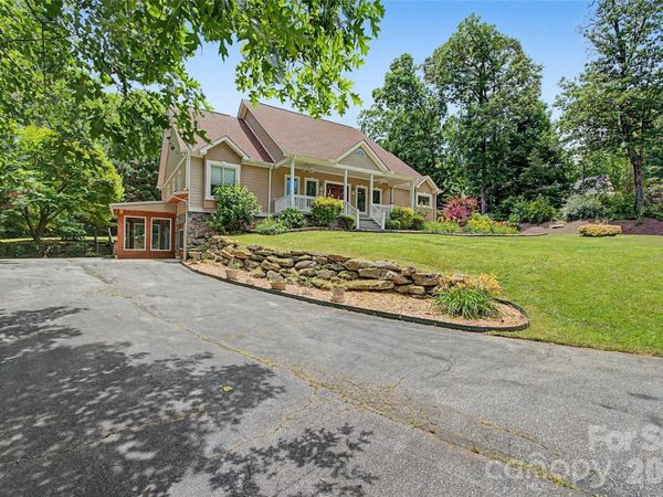 312 Benjamin Way, Hendersonville, NC 28792