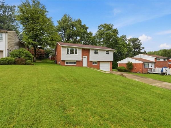 408 Hazelnut Dr, Monroeville, PA 15146
