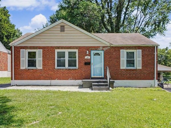 15 Saint James Court, Florissant, MO 63031