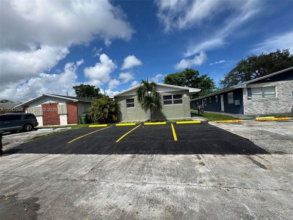 844 SW 10th St , Unit 3, Hallandale Beach, FL 33009