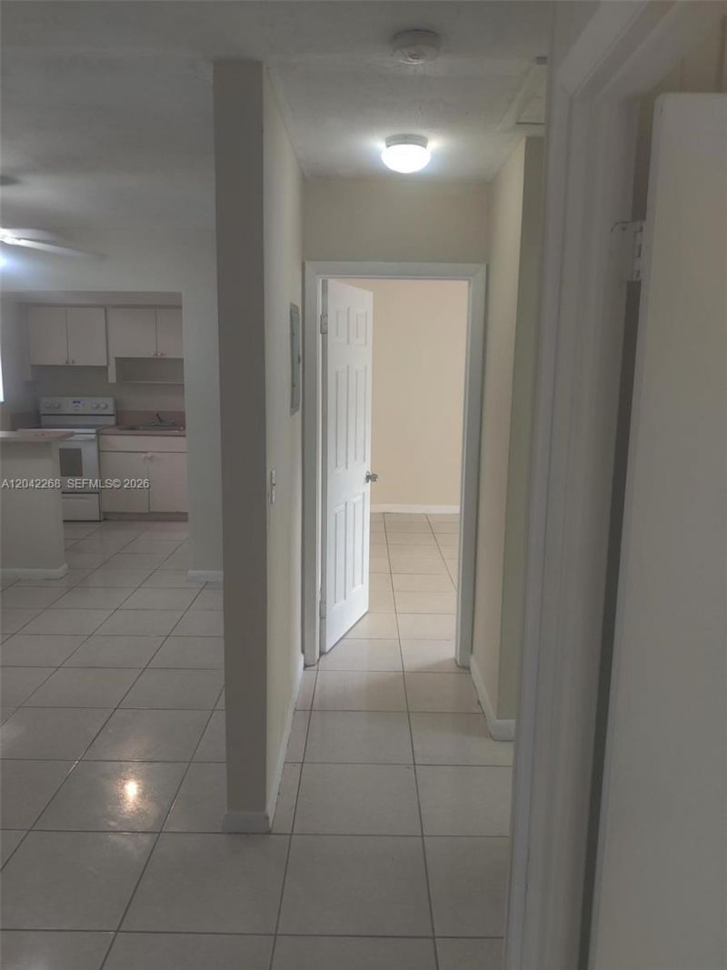 844 SW 10th St , Unit 3, Hallandale Beach, FL 33009 Photo