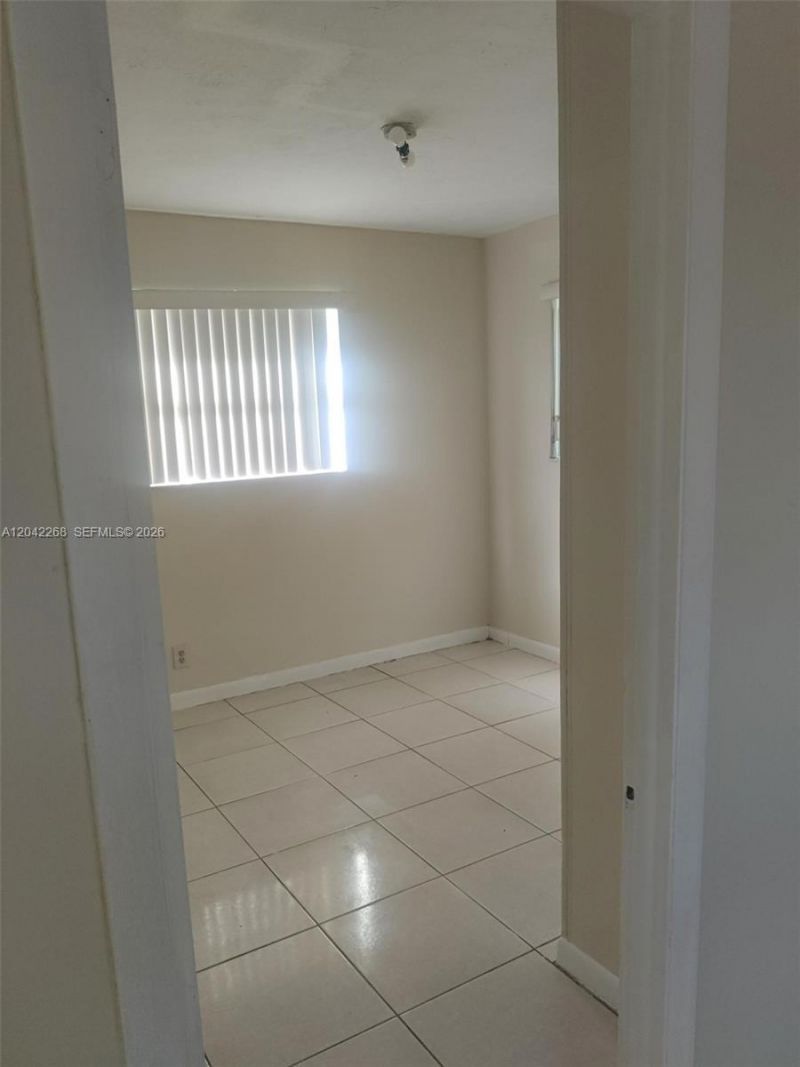 844 SW 10th St , Unit 3, Hallandale Beach, FL 33009 Photo