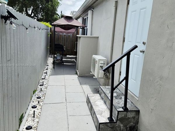 000 NW 51 AVE , Unit STUDIO, Miami, FL 33126