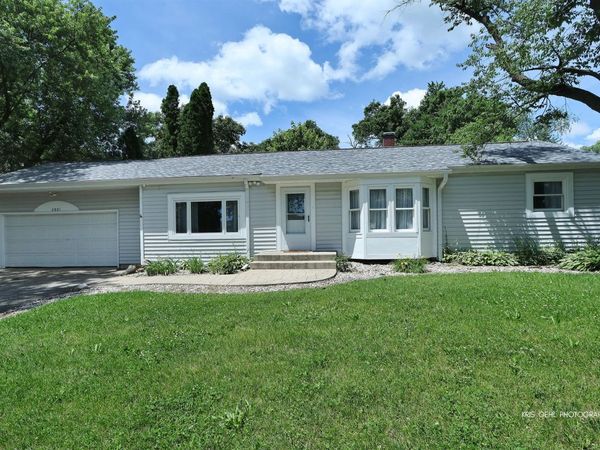 2801 Benjamin Drive, Wonder Lake, IL 60097