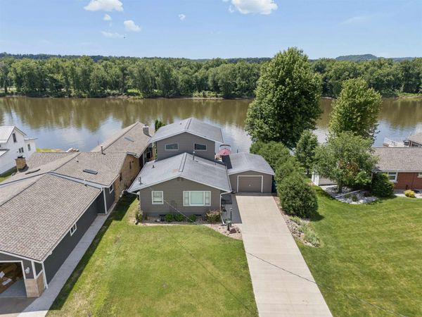 1600 Jack Oak Road, Cassville, WI 53806