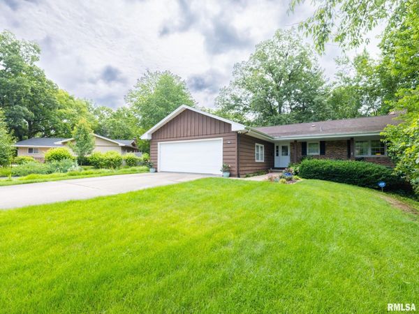 2902 W KINGSTON Court, Peoria, IL 61604
