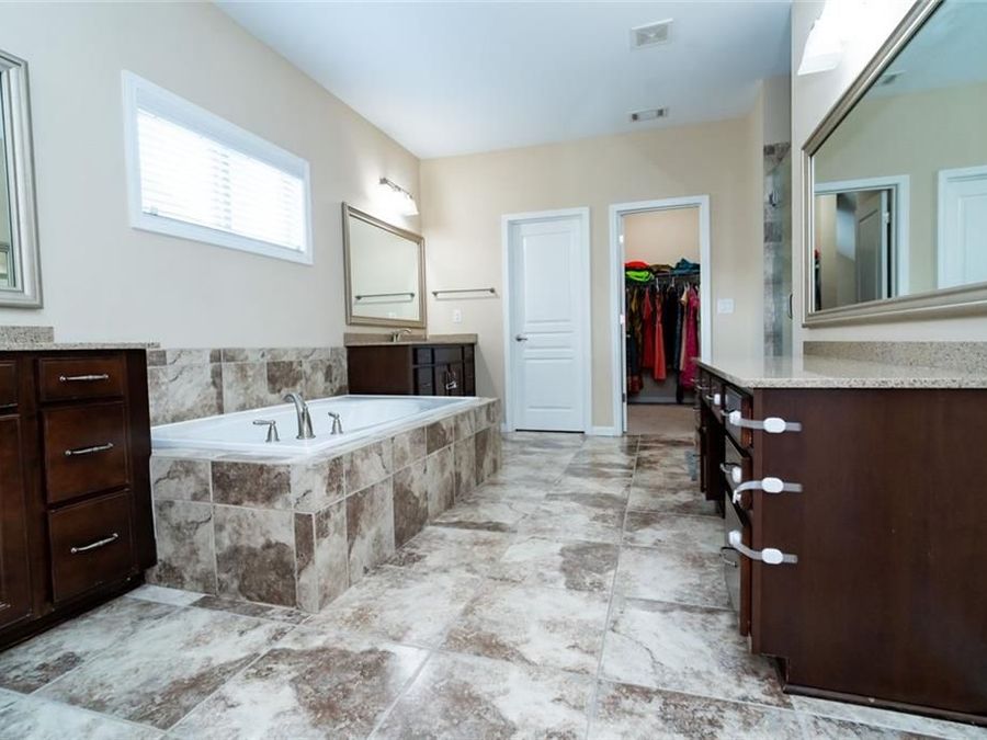 Property Image 76