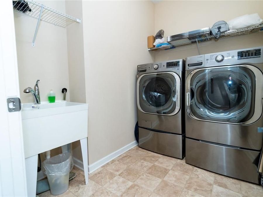 Property Image 100