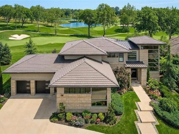 6537 Ridge Road, Parkville, MO 64152