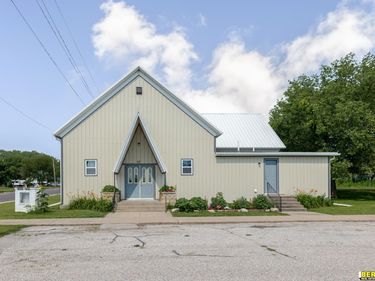 812 LaFayette Street, Brock, NE 68320