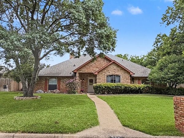 3658 Snow Creek Drive , Fort Worth, TX 76008
