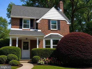 1516 SURREY LANE, WYNNEWOOD, PA 19096