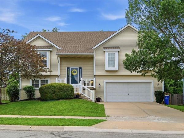 800 S Meadowbrook Street, Gardner, KS 66030