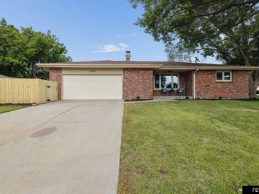 2041 N 77th Street, Lincoln, NE 68505