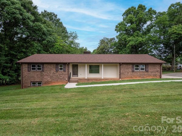 107 Coram Avenue , Boonville, NC 27011