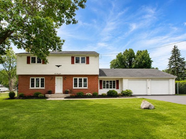 23W019 Sidney Avenue , Glen Ellyn, IL 60137