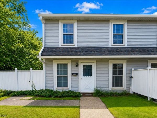 20325 Williamsburg Court, Unit 310B, Middleburg Heights, OH 44130