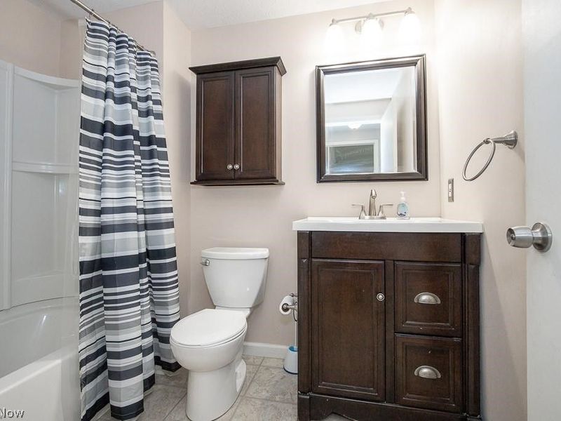 20325 Williamsburg Court, Unit 310B, Middleburg Heights, OH 44130 Photo 7