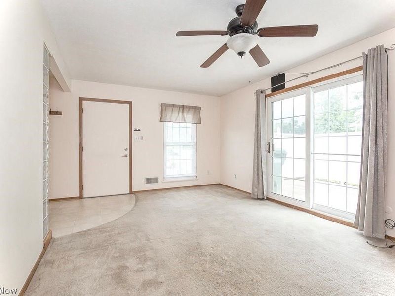 20325 Williamsburg Court, Unit 310B, Middleburg Heights, OH 44130 Photo 9