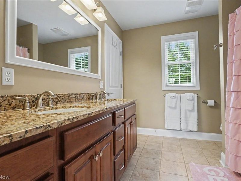 1933 Rock Creek S, Akron, OH 44333 Photo 27