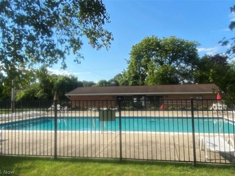 23835 David Drive, Unit 207, North Olmsted, OH 44070 Photo 3
