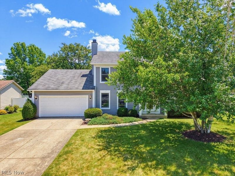 18925 Stony Point Drive, Strongsville, OH 44136 Photo 2